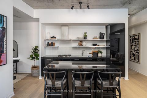 Photo 4 at 1014 - 560 King Street W, Waterfront Communities C1, Toronto