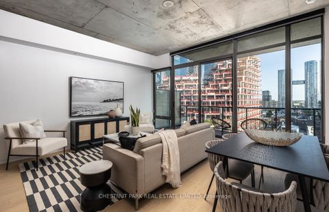 Photo 5 at 1014 - 560 King Street W, Waterfront Communities C1, Toronto