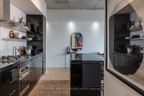 Photo 18 at 1014 - 560 King Street W, Waterfront Communities C1, Toronto