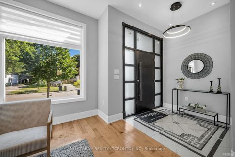 Photo 2 at 4 Westbourne Avenue, Birchmount, Toronto