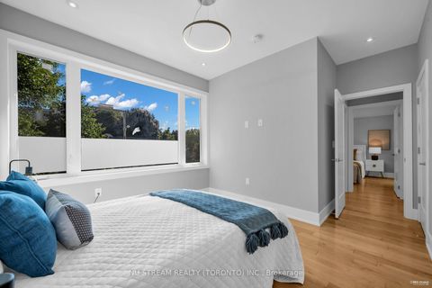 Photo 27 at 4 Westbourne Avenue, Birchmount, Toronto