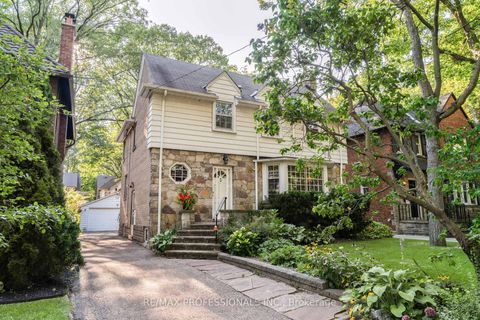 Photo 4 at 6 Princeton Road, Kingsway South, Toronto
