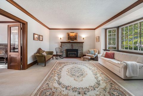 Photo 7 at 6 Princeton Road, Kingsway South, Toronto