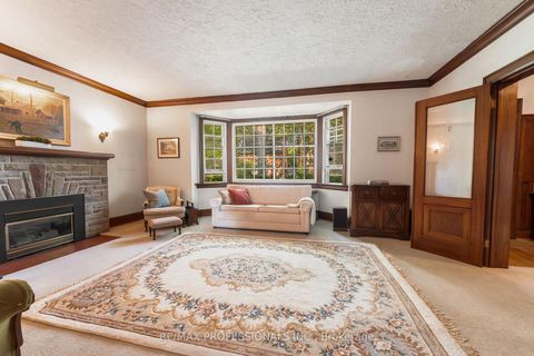 Photo 8 at 6 Princeton Road, Kingsway South, Toronto