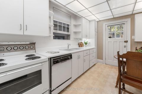 Photo 21 at 6 Princeton Road, Kingsway South, Toronto