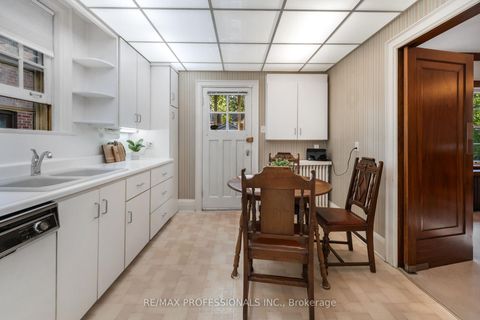 Photo 22 at 6 Princeton Road, Kingsway South, Toronto