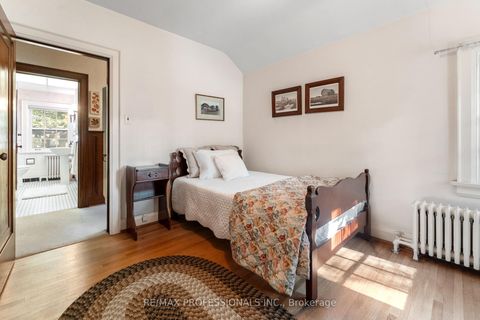 Photo 27 at 6 Princeton Road, Kingsway South, Toronto
