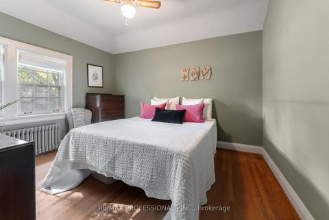 Photo 30 at 6 Princeton Road, Kingsway South, Toronto
