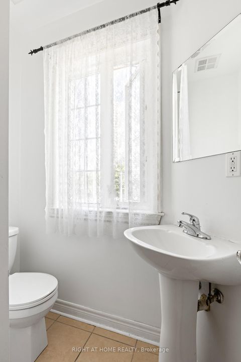 Photo 17 at 205 - 205 Wellesley Street E, South St. James Town, Toronto