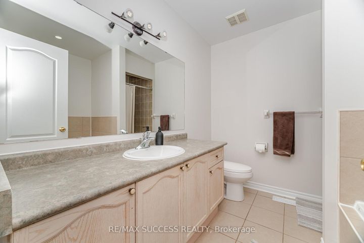 Photo 23 at 3570 Southwick Street, Churchill Meadows, Mississauga