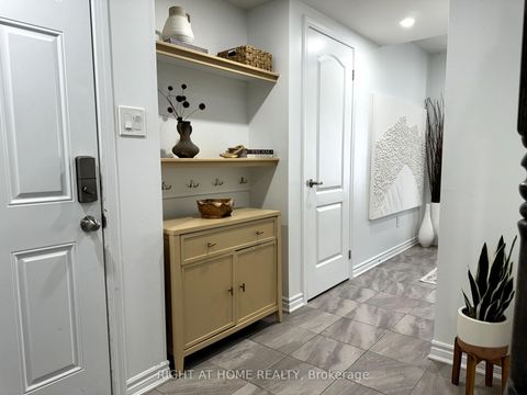 Photo 3 at 72 Ayers Crescent, Birchmount, Toronto