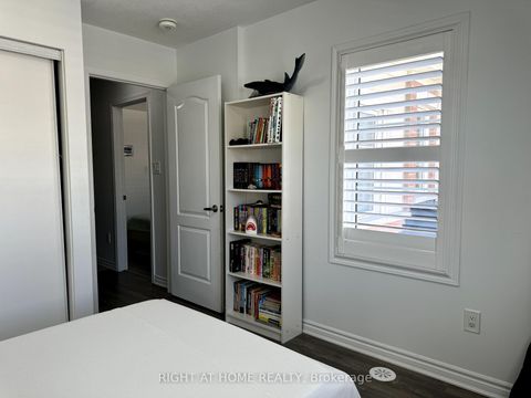 Photo 6 at 72 Ayers Crescent, Birchmount, Toronto