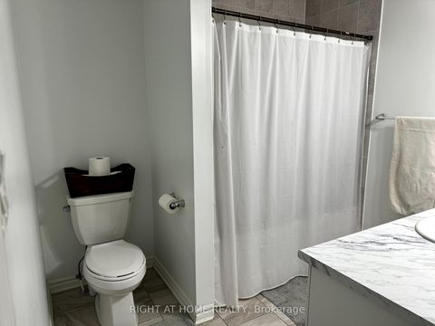 Photo 11 at 72 Ayers Crescent, Birchmount, Toronto