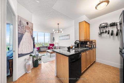 Photo 15 at Ph17 - 25 Greenview Avenue, Newtonbrook West, Toronto