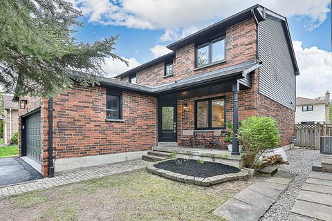 Photo 1 at 35 Buchanan Crescent, Aurora Village, Aurora