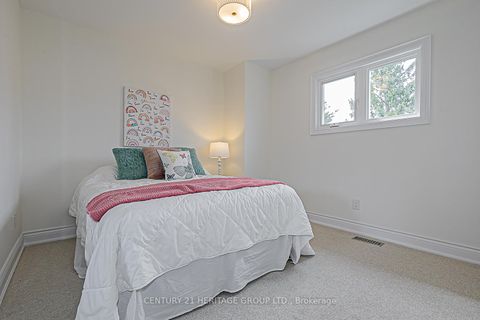 Photo 29 at 35 Buchanan Crescent, Aurora Village, Aurora