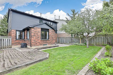 Photo 38 at 35 Buchanan Crescent, Aurora Village, Aurora