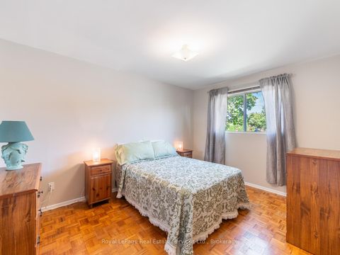 Photo 16 at 1 Mosswood Lane, Clairville, Toronto