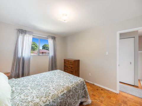 Photo 17 at 1 Mosswood Lane, Clairville, Toronto
