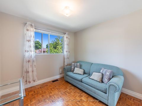 Photo 18 at 1 Mosswood Lane, Clairville, Toronto