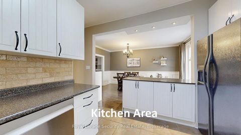 Photo 17 at 251 St Clair Avenue E, Moore Park, Toronto
