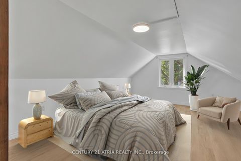 Photo 20 at 13 Sunnydale Drive S, Queensway, Toronto