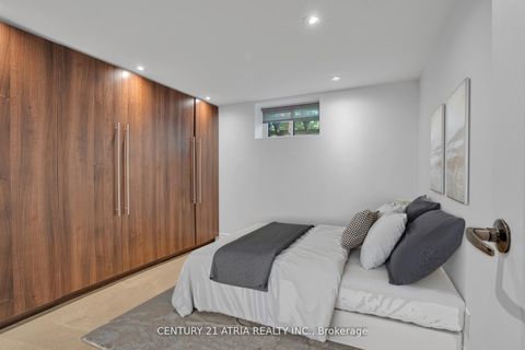 Photo 29 at 13 Sunnydale Drive S, Queensway, Toronto