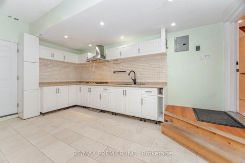 Photo 12 at 5 Magdalena Court, Jamestown, Toronto