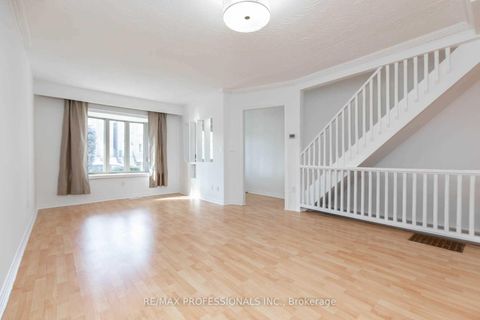 Photo 3 at 5 Teston Boulevard, Smythe, Toronto Photo 3 at 5 Teston Boulevard, Smythe, Toronto