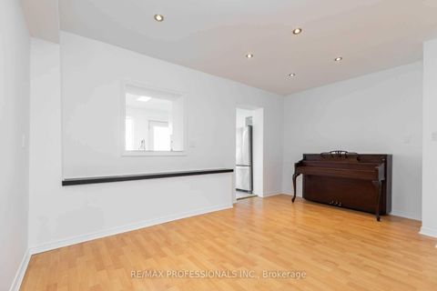 Photo 7 at 5 Teston Boulevard, Smythe, Toronto Photo 7 at 5 Teston Boulevard, Smythe, Toronto