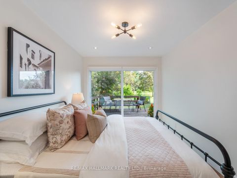 Photo 18 at 21 Fairfax Crescent, Birchmount, Toronto