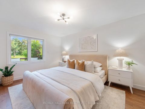 Photo 20 at 21 Fairfax Crescent, Birchmount, Toronto