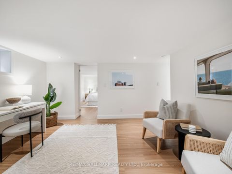 Photo 30 at 21 Fairfax Crescent, Birchmount, Toronto