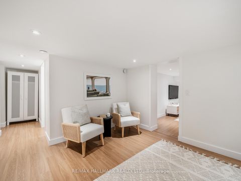 Photo 32 at 21 Fairfax Crescent, Birchmount, Toronto