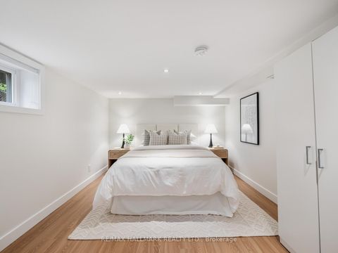 Photo 33 at 21 Fairfax Crescent, Birchmount, Toronto
