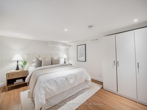 Photo 34 at 21 Fairfax Crescent, Birchmount, Toronto