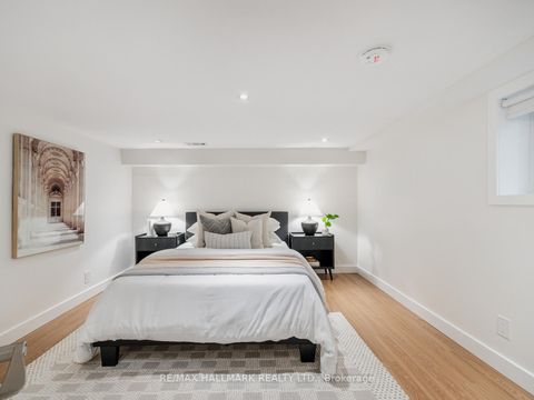 Photo 35 at 21 Fairfax Crescent, Birchmount, Toronto