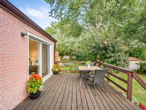 Photo 42 at 21 Fairfax Crescent, Birchmount, Toronto