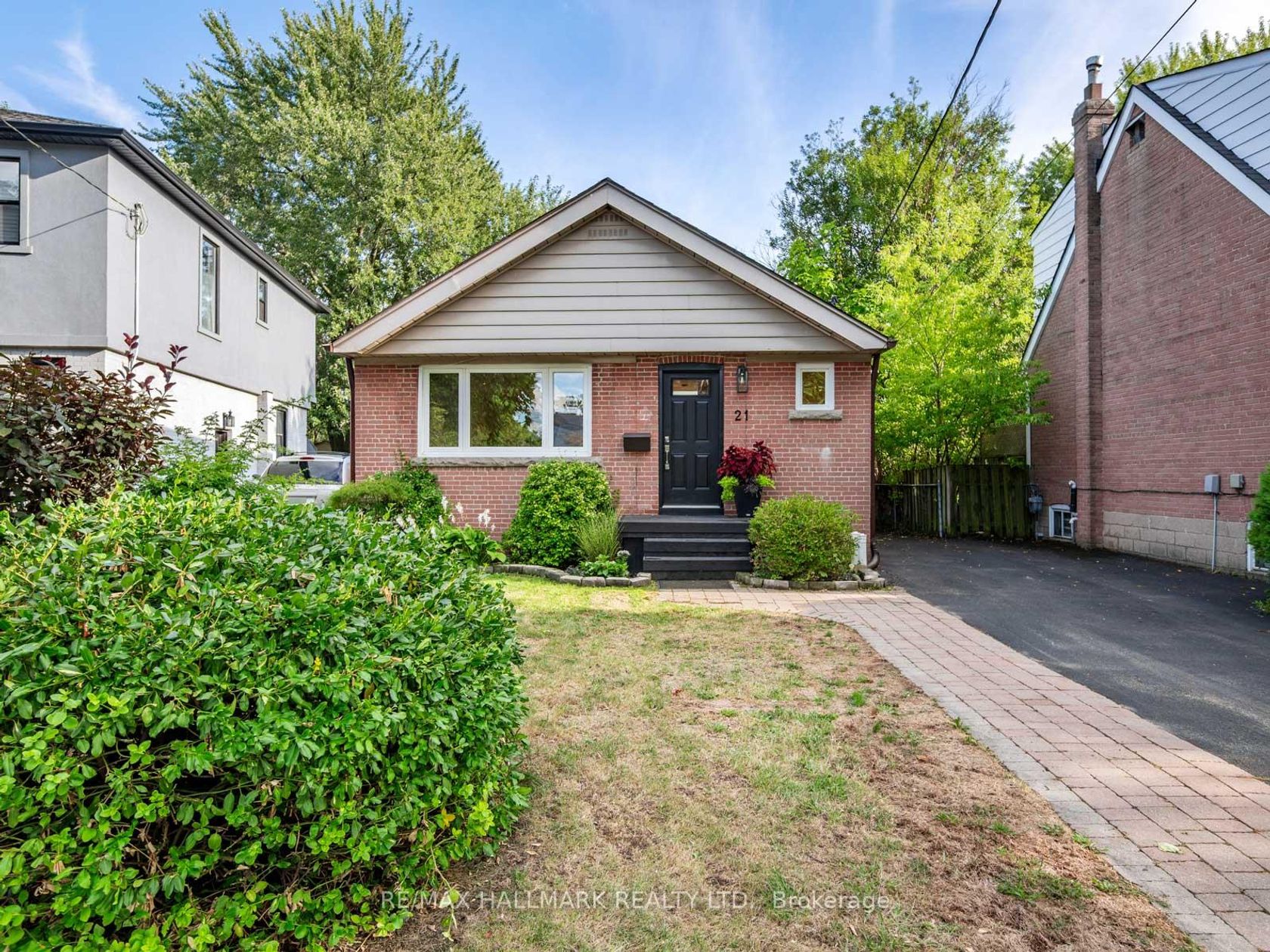 21 Fairfax Crescent, Birchmount, Toronto 