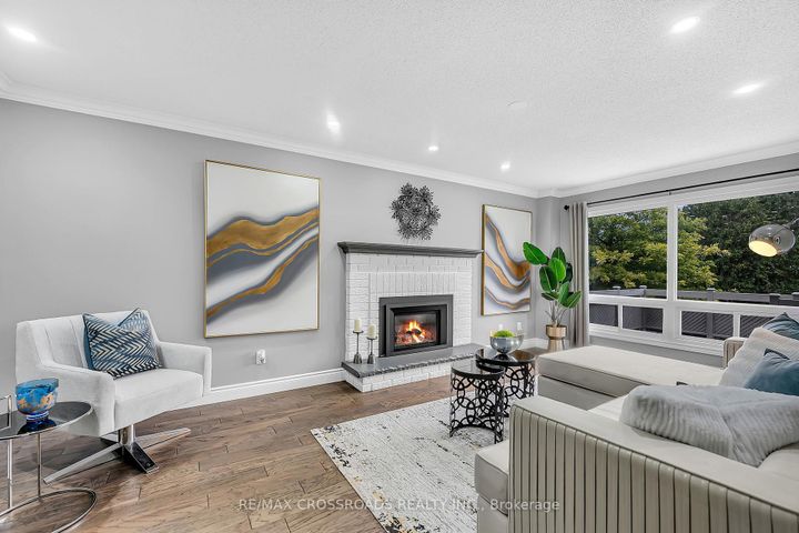 Photo 9 at 75 Barr Crescent, Heart Lake East, Brampton