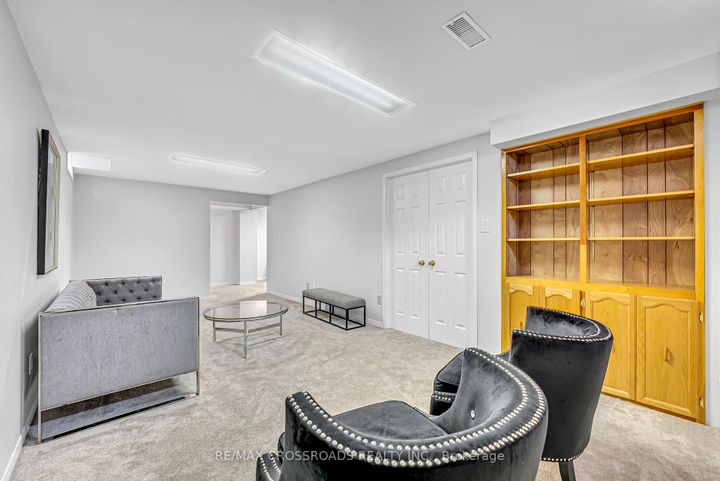 Photo 35 at 75 Barr Crescent, Heart Lake East, Brampton