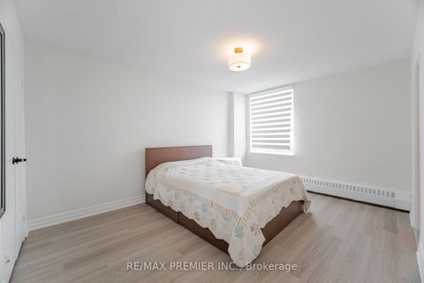 Photo 17 at 811 - 25 Four Winds Drive, York University Heights, Toronto