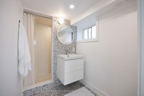 Photo 31 at 276 Oakwood Avenue, Oakwood Village, Toronto