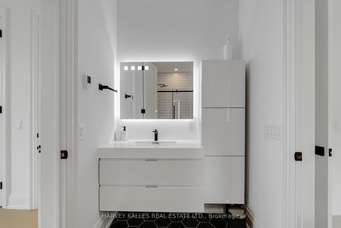 Photo 30 at 32 Almont Road, Clanton Park, Toronto