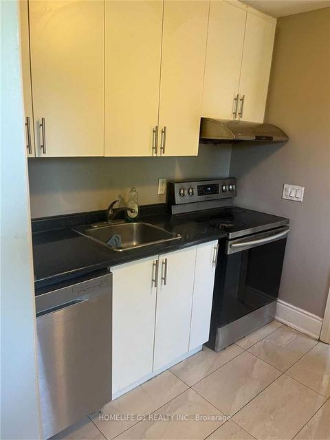 Photo 4 at 1098 Kent Avenue, CP College Park, Oakville