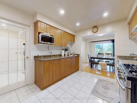 Photo 7 at 102 Valdor Drive, Agincourt North, Toronto