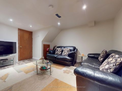 Photo 14 at 102 Valdor Drive, Agincourt North, Toronto