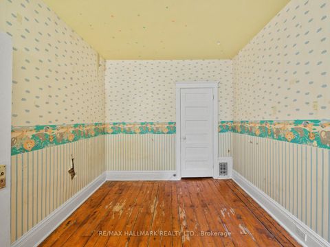 Photo 20 at 73 Withrow Avenue, North Riverdale, Toronto