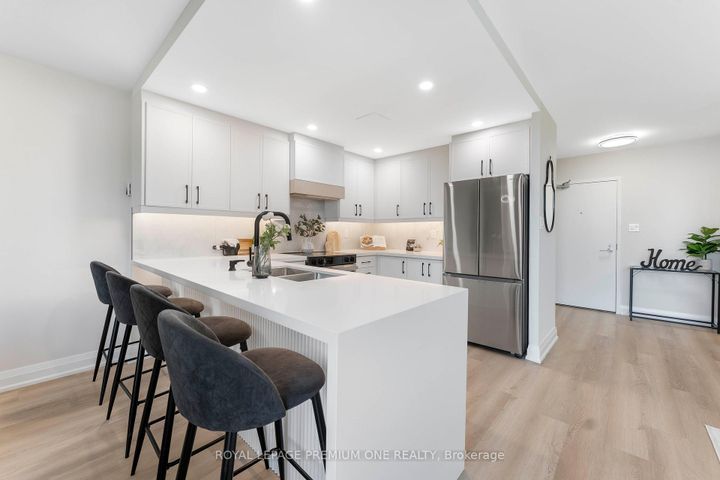 Photo 5 at 608 - 60 Southport Street, Swansea, Toronto