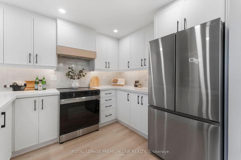 Photo 7 at 608 - 60 Southport Street, Swansea, Toronto
